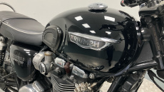 Triumph Bonneville T120 Jet Black